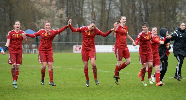 20150404 - FORST , GERMANY : Belgium pictured celebrating the the 1-0 win over Ukraine after the soccer match between Women Under 19 teams of Belgium and Ukraine , on the first matchday in group 5 of the UEFA Elite Round Women Under 19 at WaldseeStadion , Forst , Germany . Saturday 4th April 2015 . PHOTO DAVID CATRY