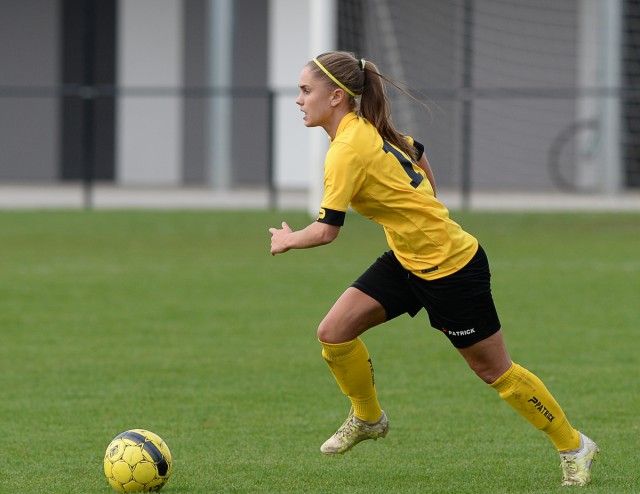 Manon de Bart lukte 3 goals in de 9-1-overwinning van KSK Voorwaarts Zwevezele tegen SK Staden. Foto - David Catry