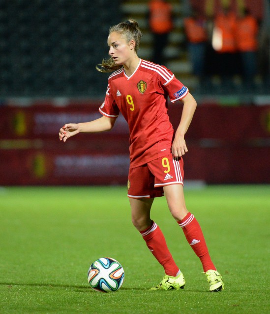 Tessa Wullaert, hier aan de bal op Den Dreef in Leuven, scoorde in haar eerste interland tegen Rusland haar allereerste doelpunt voor de Belgian Red Flames! Foto - David Catry