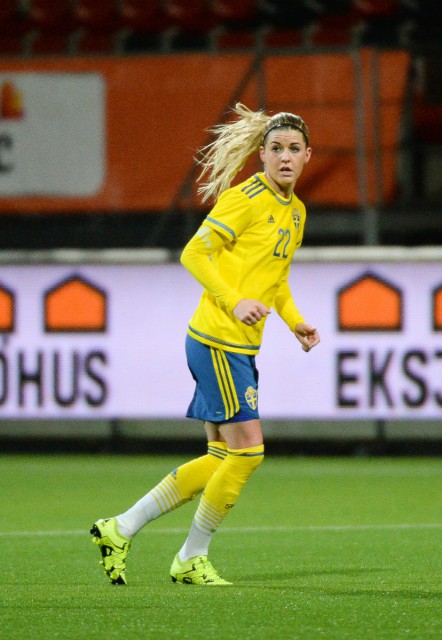 Olivia Schough was net voor de rust attent om Zweden op gelijke hoogte te brengen. Het was het doelpunt dat het Olympisch ticket verzekerde! Foto - Dirk Vuylsteke