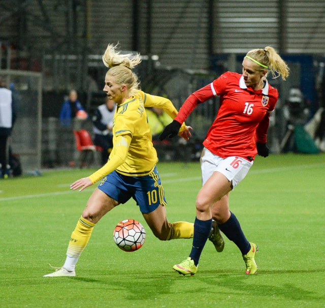 Met Sofia Jakobsson (Zweden) en Elise Thorsnes (Noorwegen) kreeg Woudestein een Scandinavisch duel over de vloer! Foto - Dirk Vuylsteke