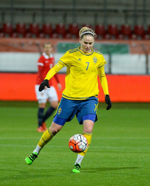 Lisa Dahlkvist was de matchwinnaar voor Zweden in het Scandinavisch onderonsje tegen Noorwegen op Woudestein op weg naar Rio 2016! Foto - Dirk Vuylsteke