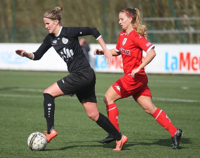 Sien Leemans en Aalst probeerden het Standard B, hier met Caroliena Wolters, moeilijk te maken. Foto - Paul Dijkmans