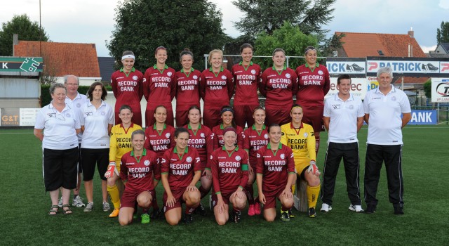 Het vrouwenteam van SV Zulte Waregem. Foto - Dirk Vuylsteke