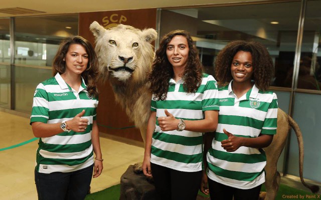 Solange Carvalhas, Fátima Pinto en Diana Silva met op de achtergrond het symbool van de club: de leeuw! Foto - Sporting Clube de Portugal / www.sporting.pt/
