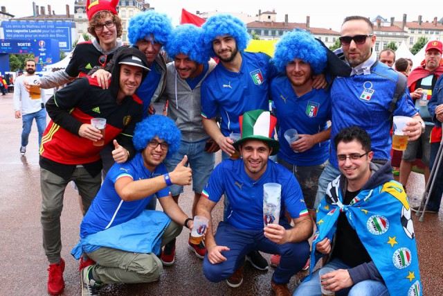 Tot jolijt van deze fans trok Italië uiteindelijk aan het langste eind! Foto - Vrouwenteam.be / Maya Mans