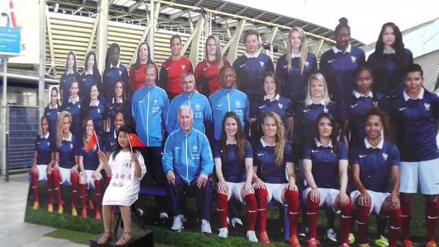 Het Franse nationale vrouwenvoetbal uitgestald voor het Stade Charléty! Foto - (c) MaMPict