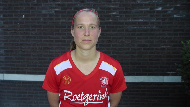Lenie Onzia in het shirt van FC Twente! -$ Foto - (c) Vrouwenteam.be / /MaMPict
