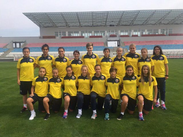 De Roemeense selectie poseert in Stara Pazova voor aanvang van de eerste EK-kwalificatieronde bij de U17! Foto - (c) FRF - Florin Pater