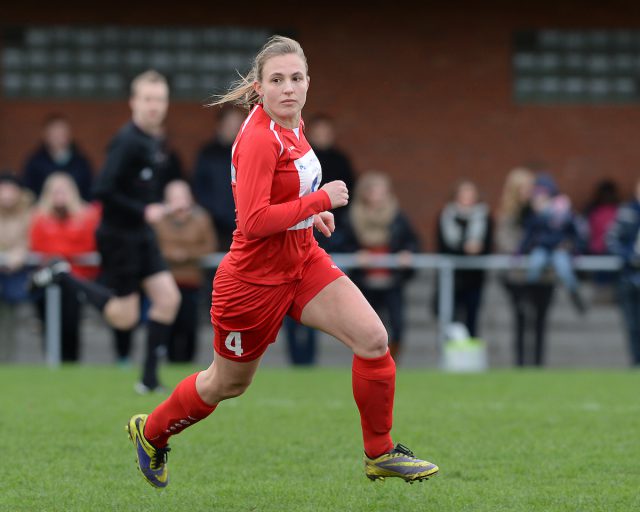 Melissa Vinckx probeerde Rebecca Degenaers bij te houden en kwam aan 5 doelpunten! Foto - (c) Sportpix.be/David Catry