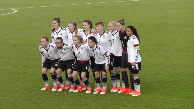 Duitsland U15 voor aanvang van het oefenduel in Tubeke tegen de Belgian Red Flames U16! Foto - (c) Vrouwenteam.be / MaMPict