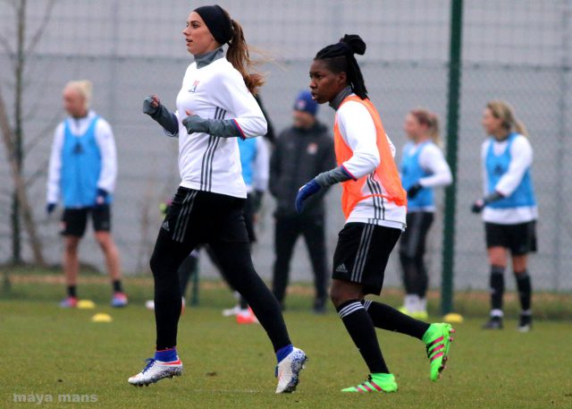 Nieuwkomers Alex Morgan en Kadeisha Buchanan stonden op training bij OL Féminin meteen tegenover mekaar! Foto - (c) Vrouwenteam.be / Maya Mans